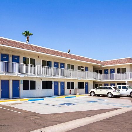 Motel 6 Mesa North Экстерьер фото