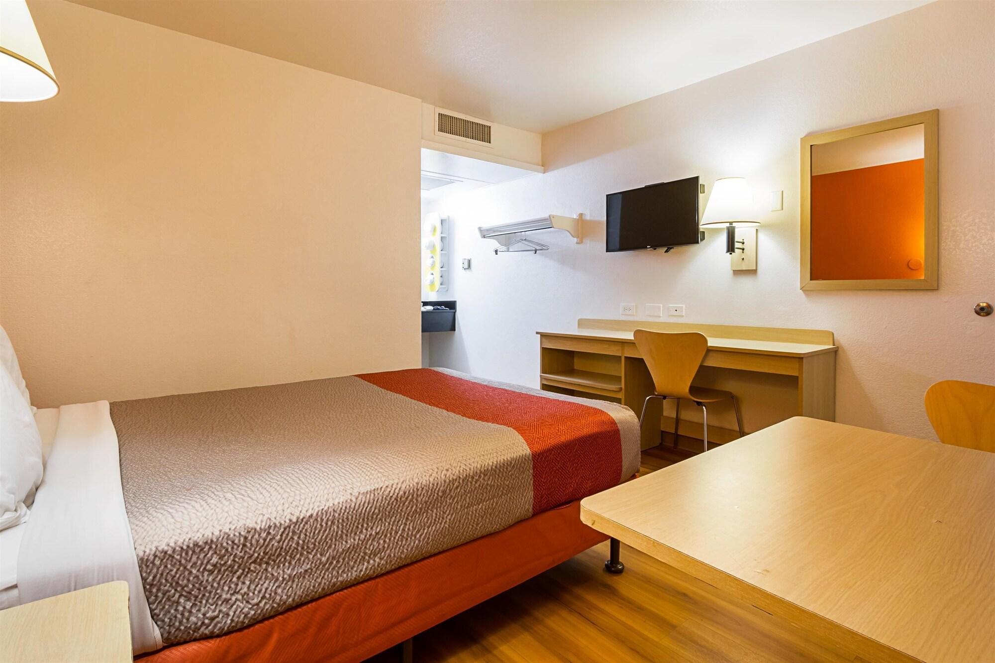 Motel 6 Mesa North Экстерьер фото