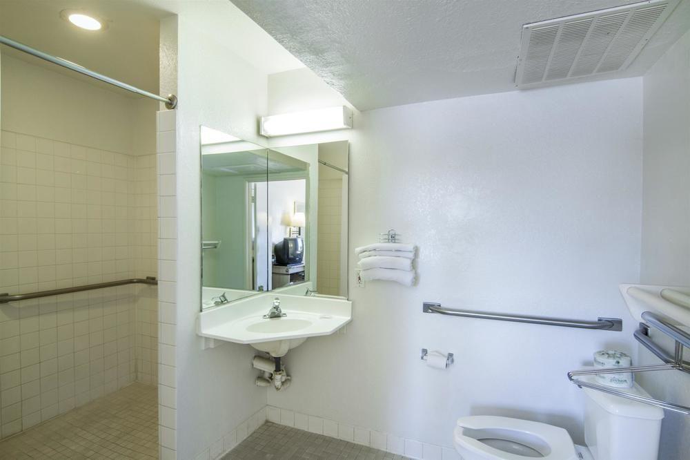 Motel 6 Mesa North Экстерьер фото