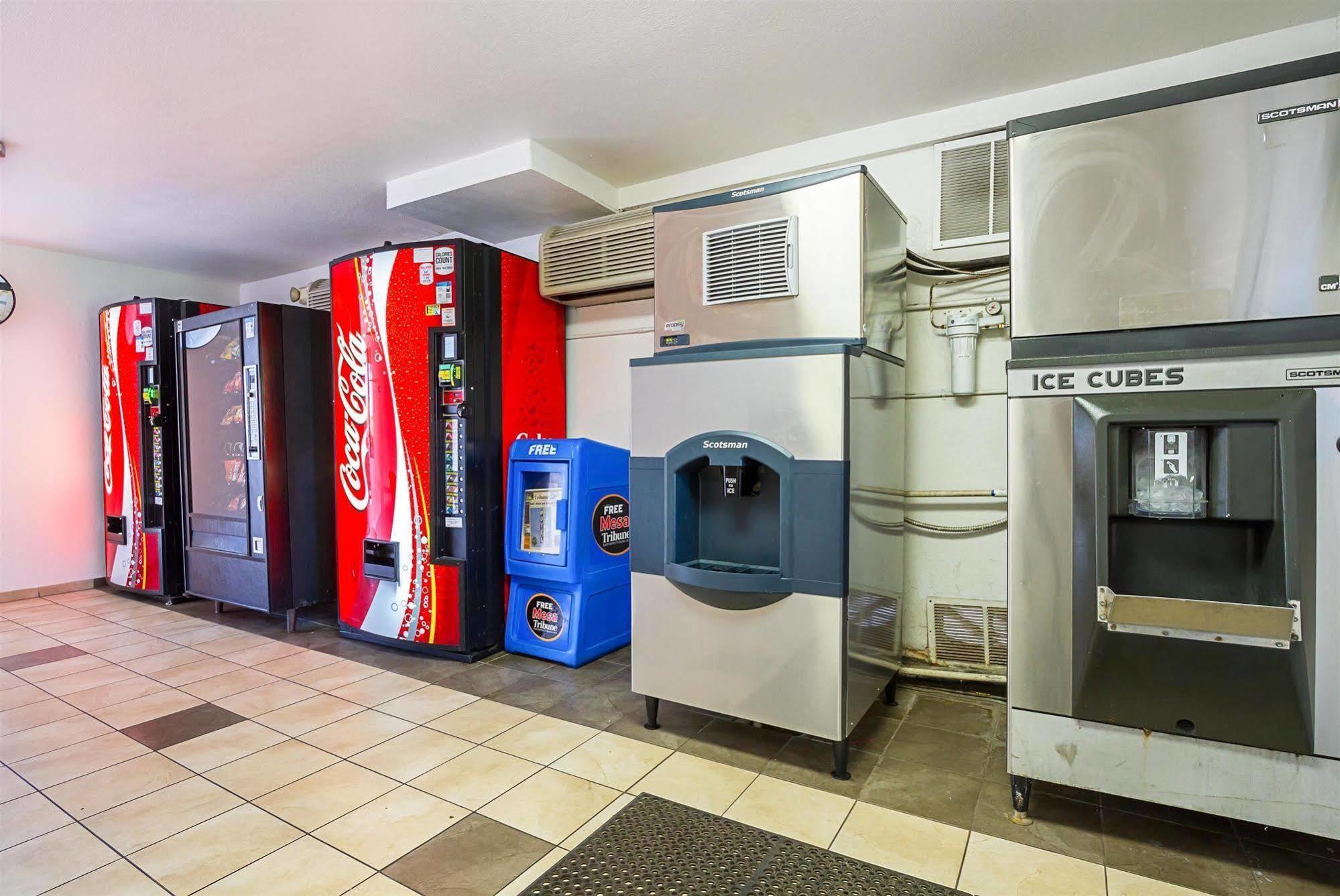 Motel 6 Mesa North Экстерьер фото