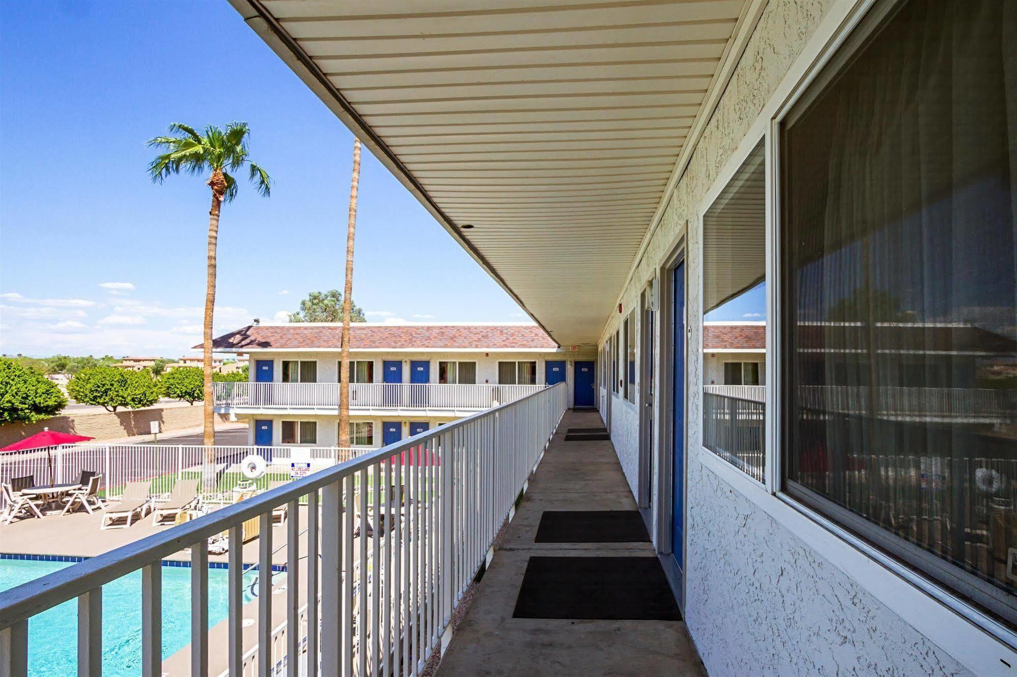Motel 6 Mesa North Экстерьер фото