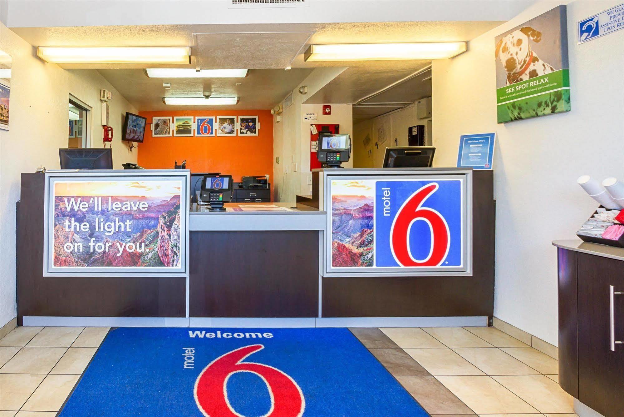 Motel 6 Mesa North Экстерьер фото