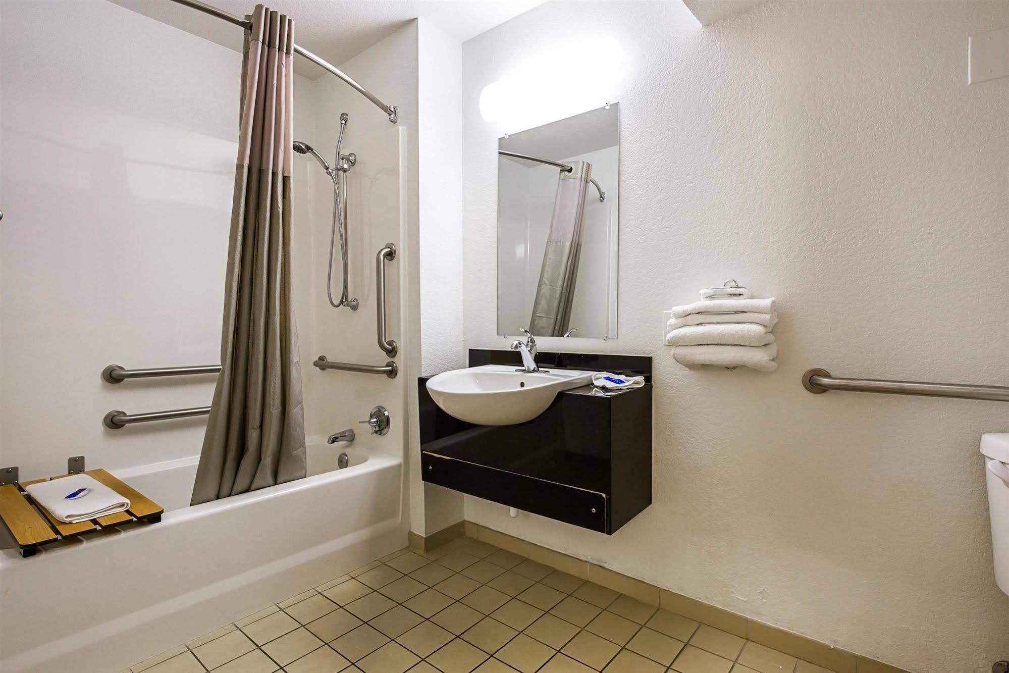 Motel 6 Mesa North Экстерьер фото