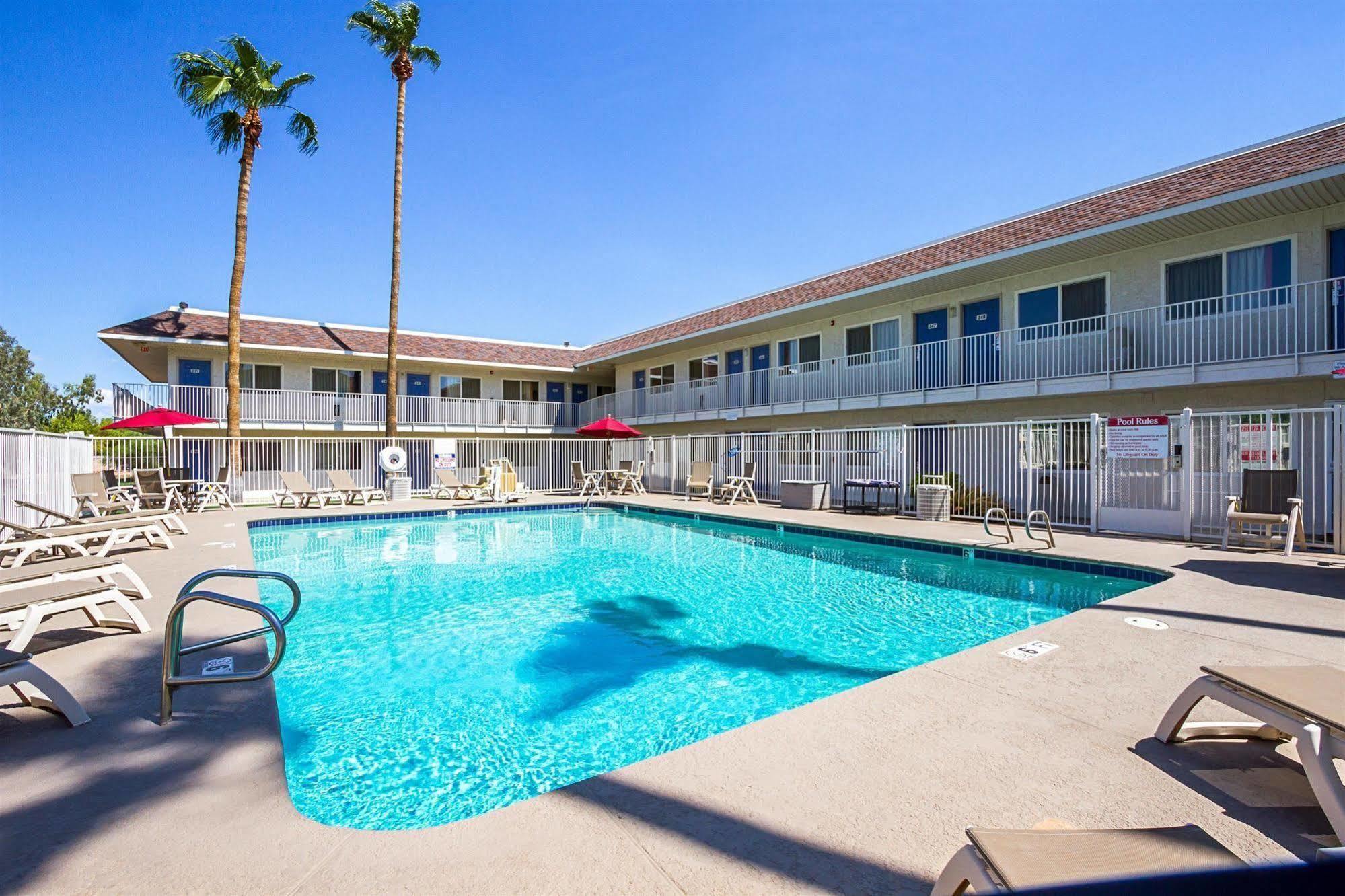 Motel 6 Mesa North Экстерьер фото
