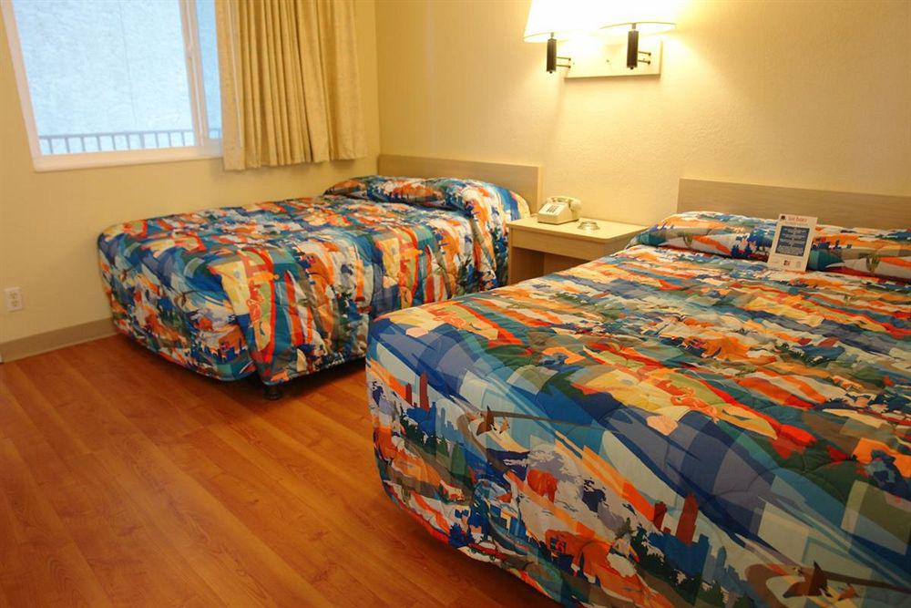 Motel 6 Mesa North Экстерьер фото