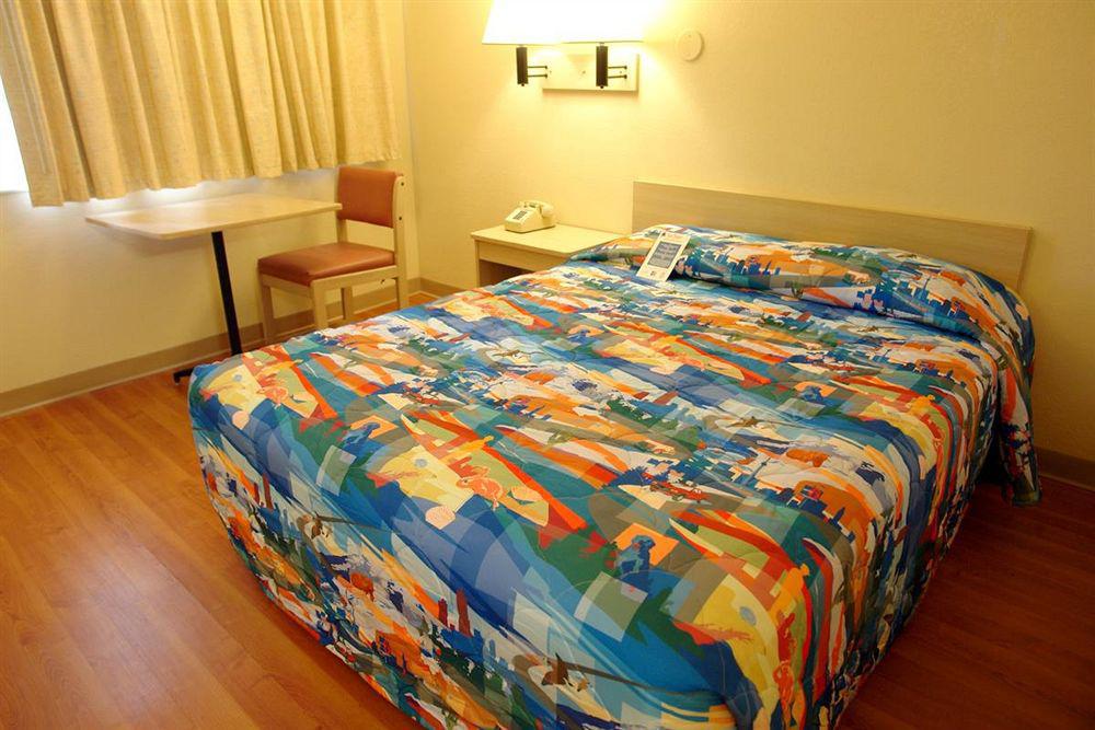 Motel 6 Mesa North Экстерьер фото
